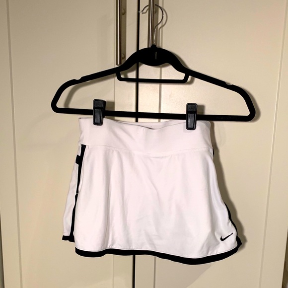 Nike tennis skirt - Picture 2 of 3